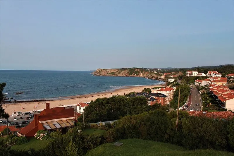 Playa de Comillas en Comillas, Cantabria — foto 3 de 9