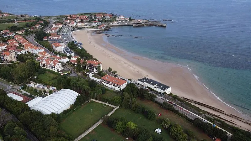 Playa de Comillas en Comillas, Cantabria — foto 5 de 9