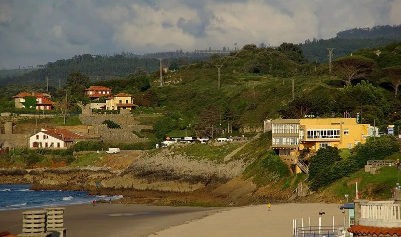 Playa de Comillas en Comillas, Cantabria — foto 6 de 9