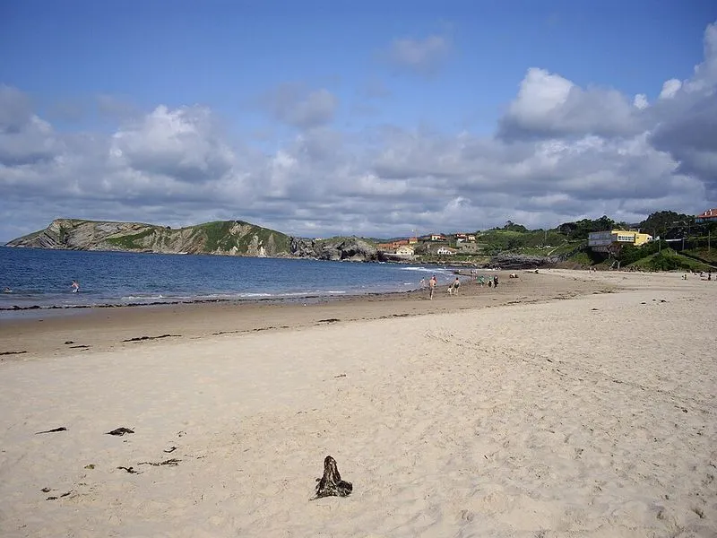 Playa de Comillas en Comillas, Cantabria — foto 8 de 9