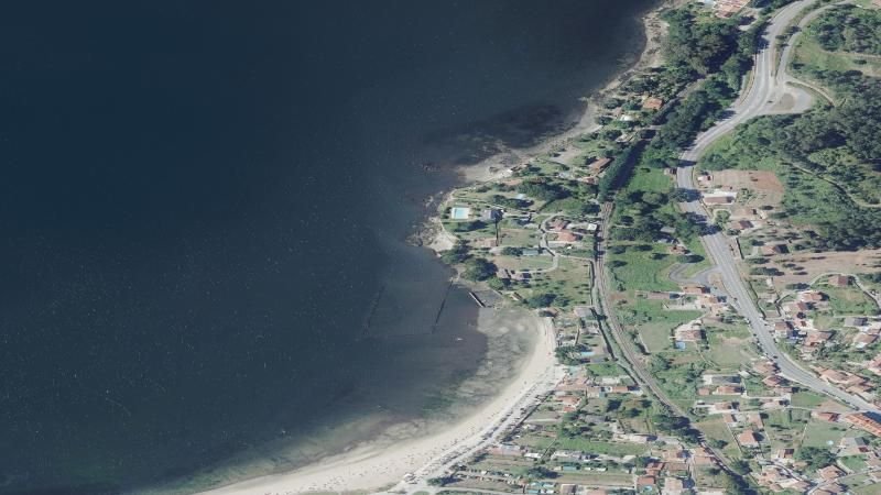 Vista aérea de Playa de Cova do Asno en Redondela, Pontevedra