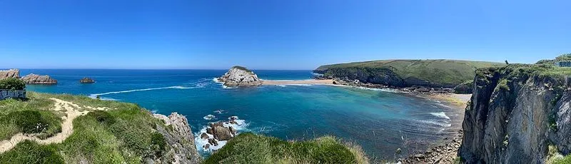 Playa Covachos en Santa Cruz de Bezana, Cantabria — foto 3 de 10