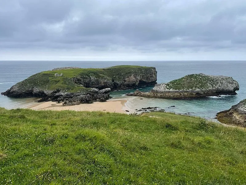 Playa de Cué en Llanes, Asturias — foto 4 de 10