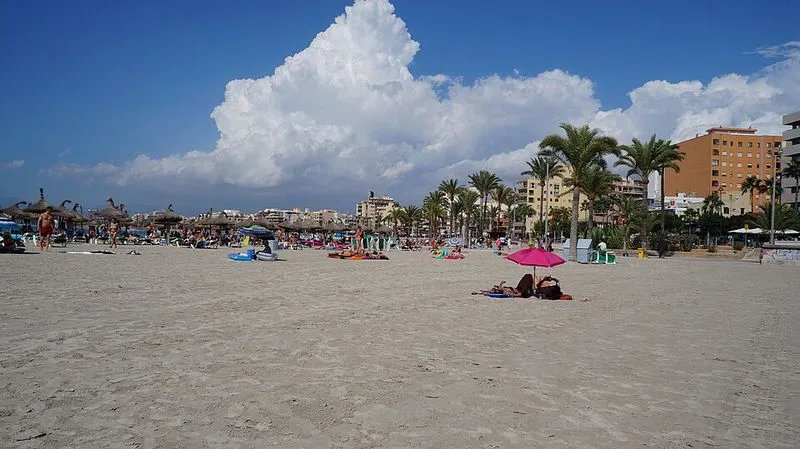Playa del Arenal en Llucmajor, Islas Baleares — foto 3 de 7