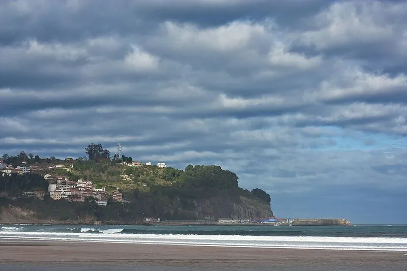 Playa El Astillero en Colunga, Asturias — foto 3 de 5