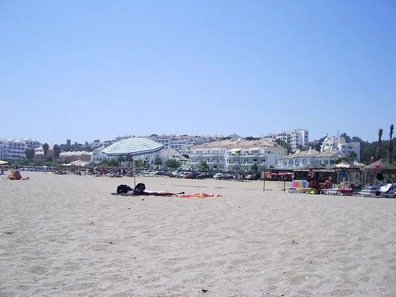 Playa El Bombo en Mijas, Málaga — foto 1 de 2