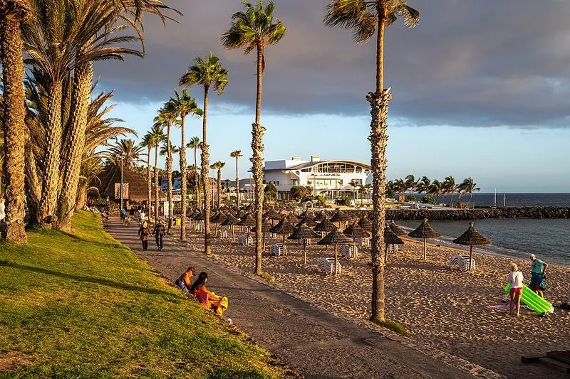 Playa del Camisón en Arona, Santa Cruz de Tenerife — foto 1 de 2