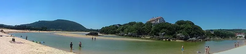 Playa El Cándano en Arnuero, Cantabria — foto 2 de 5