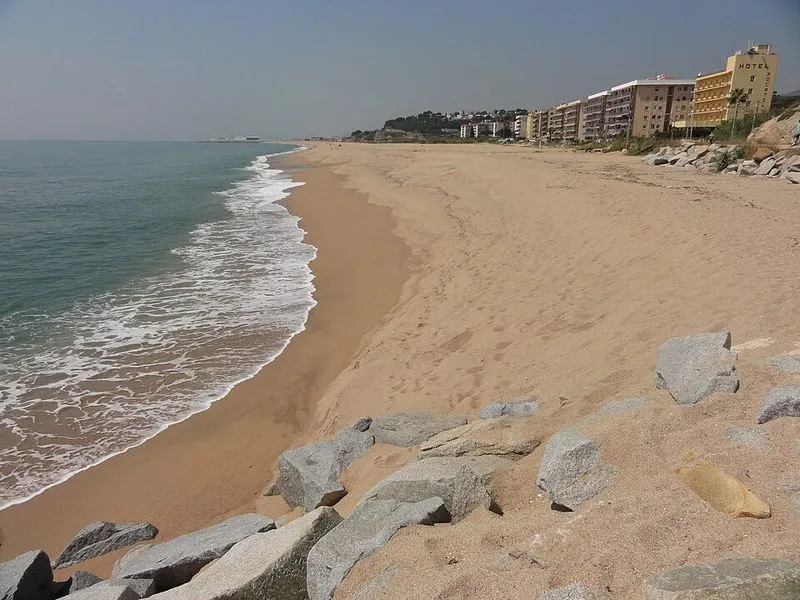 Playa El Cavaió en Arenys de Mar, Barcelona — foto 9 de 9