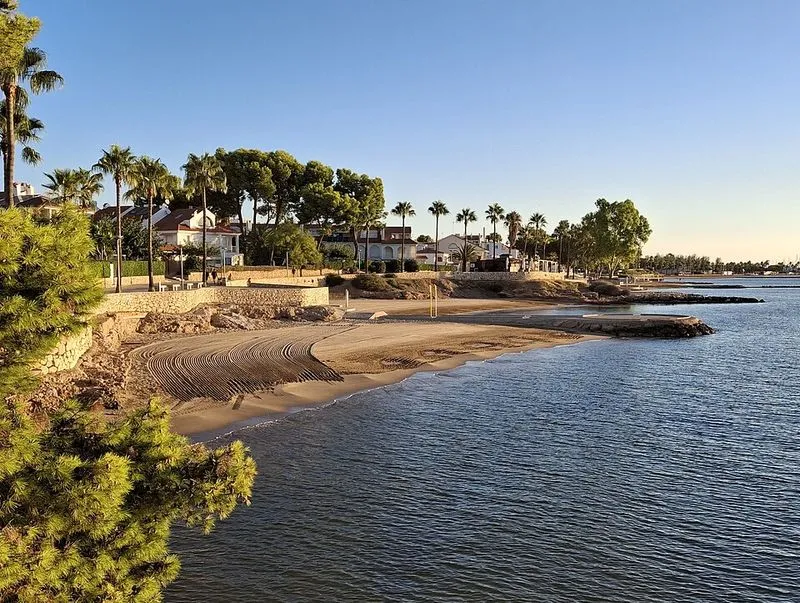Playa del Faro en Sant Carles de la Ràpita, Tarragona — foto 3 de 4