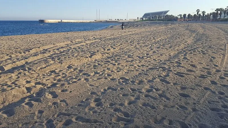 Playa El Fórum en Sant Adrià de Besòs, Barcelona — foto 2 de 6