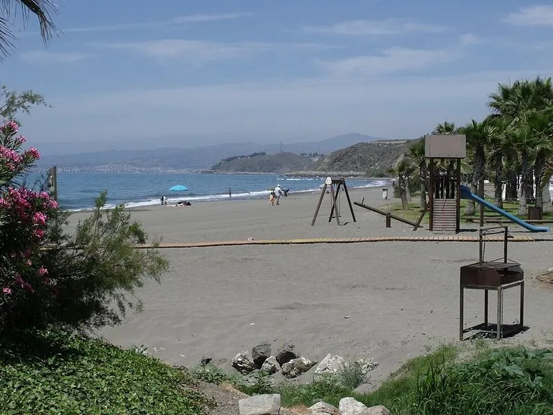 Playa El Morche en Torrox, Málaga — foto 4 de 5