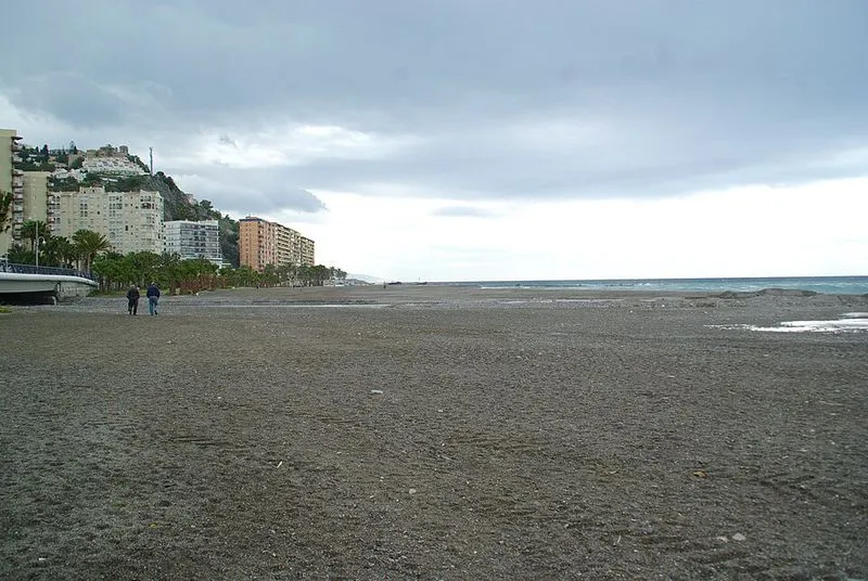 Playa El Playazo en Nerja, Málaga — foto 2 de 5