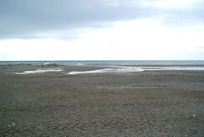 Playa El Playazo en Nerja, Málaga — foto 3 de 5