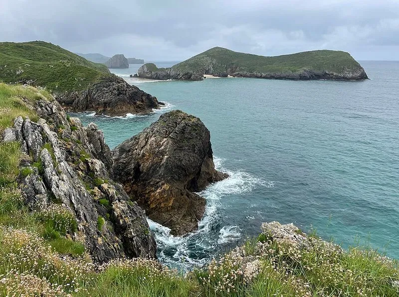 Playa El Portiello de San Martín en Llanes, Asturias — foto 2 de 3