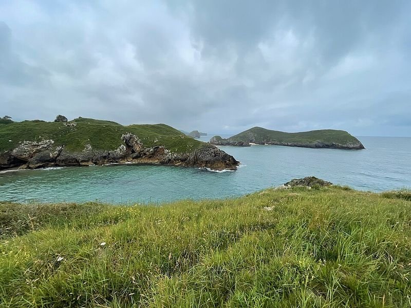 Playa El Portiello de San Martín en Llanes, Asturias