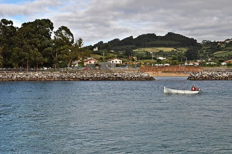 Playa El Puntal en Villaviciosa, Asturias — foto 3 de 5
