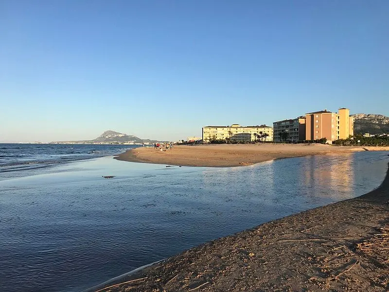 Playa del Río en La Oliva