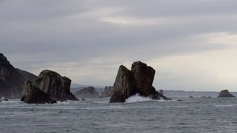 Playa del Silencio en Cudillero, Asturias — foto 4 de 5