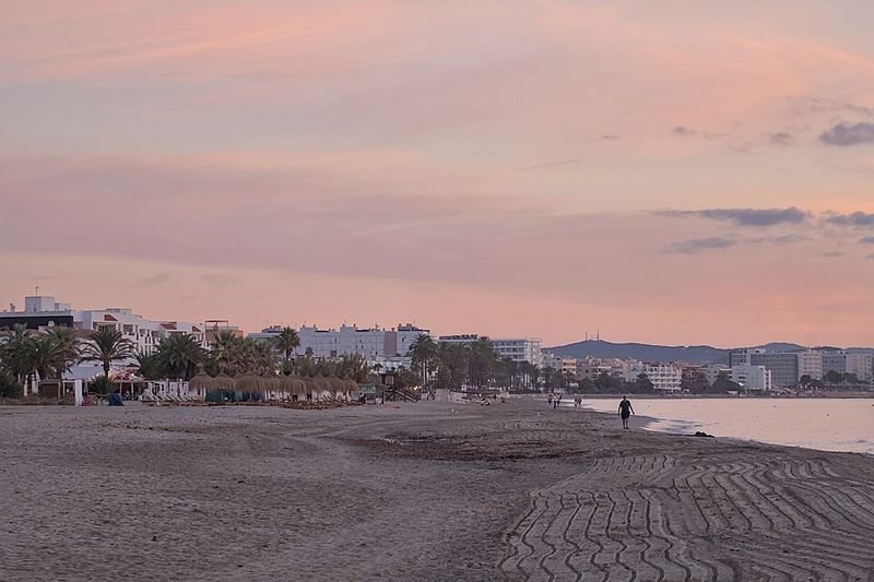 Playa En Bossa en Sant Josep de sa Talaia, Islas Baleares