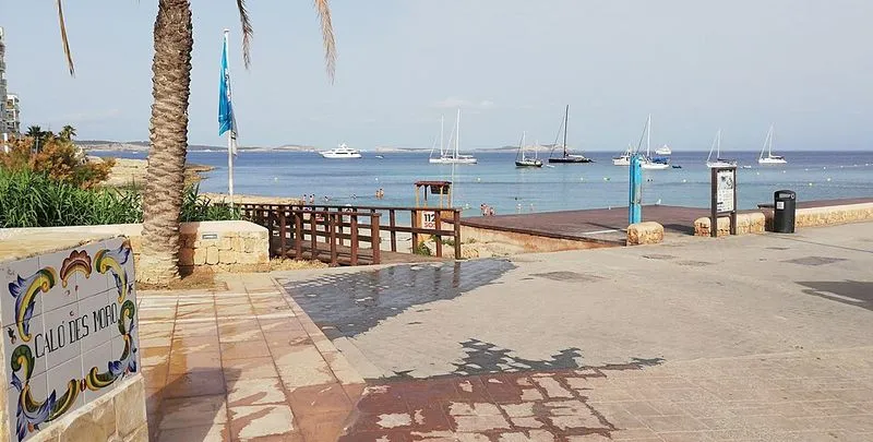 Playa Es Puetó en Sant Antoni de Portmany, Islas Baleares — foto 4 de 5