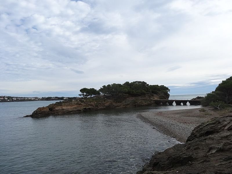 Playa Es Sortell en Cadaqués