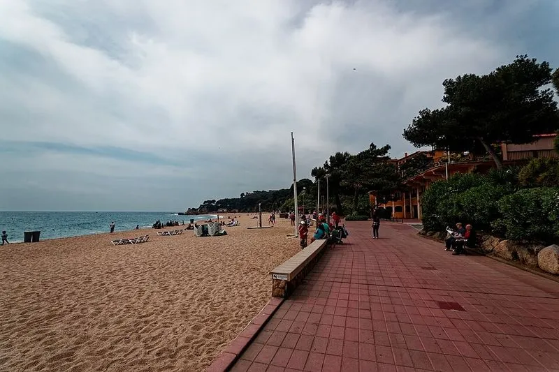 Playa Fenals en Lloret de Mar, Gerona — foto 5 de 9