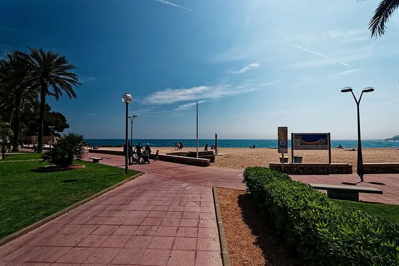 Playa Fenals en Lloret de Mar, Gerona — foto 4 de 9