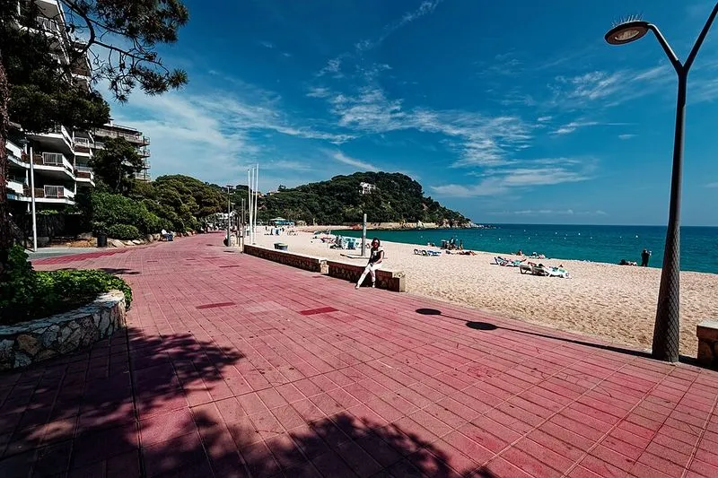 Playa Fenals en Lloret de Mar, Gerona — foto 6 de 9