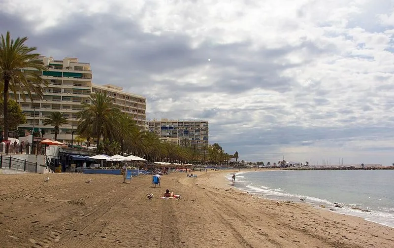 Playa de Fontanilla en Marbella, Málaga — foto 3 de 4