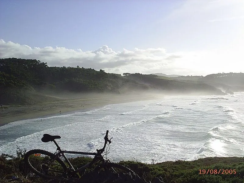 Playa de Frejulfe en Navia, Asturias — foto 5 de 6