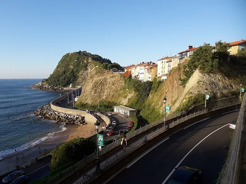 Playa Gaztetape en Getaria, Guipúzcoa — foto 2 de 6