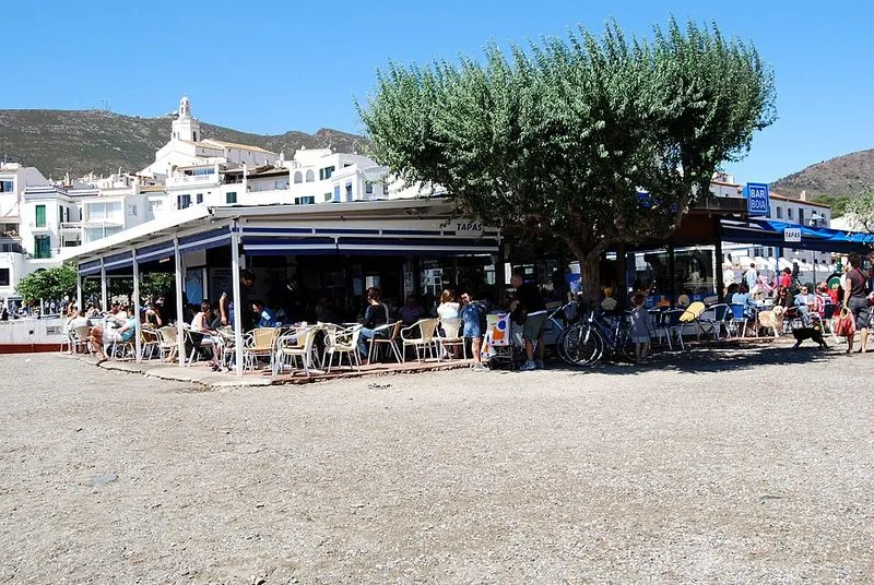 Playa Gran y d'Es Portal en Cadaqués, Gerona — foto 2 de 6