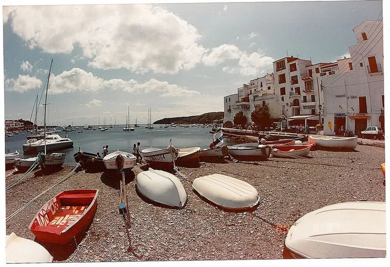 Playa Gran y d'Es Portal en Cadaqués, Gerona — foto 3 de 6