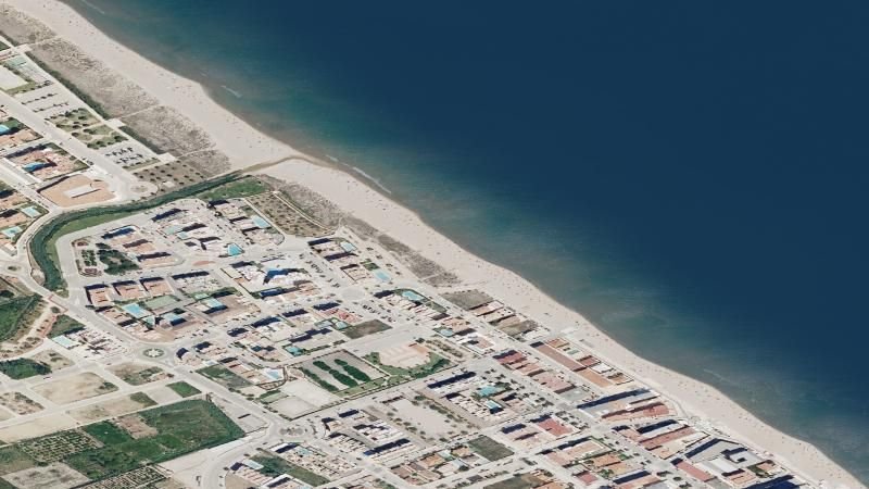 Vista aérea de Playa de Guardamar en Guardamar de la Safor, Valencia