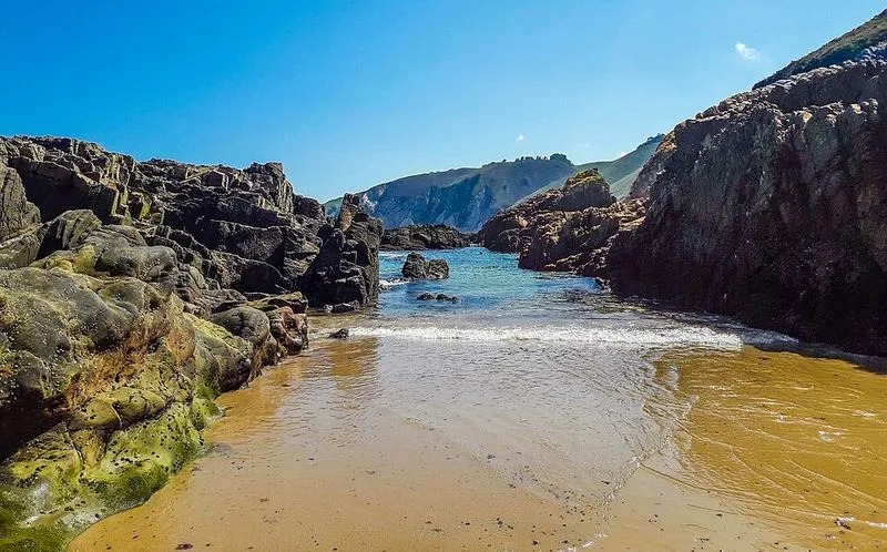 Playa de la Acacia en Llanes, Asturias — foto 2 de 2