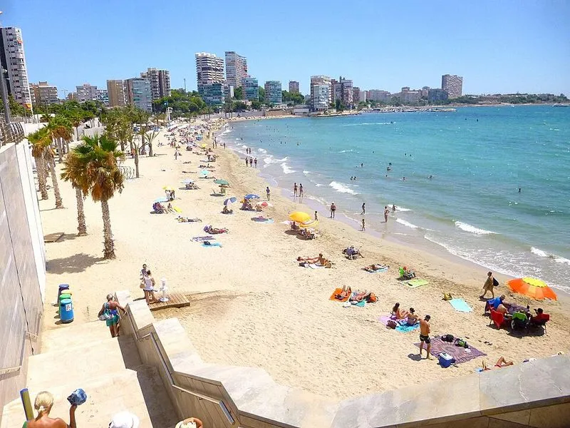 Playa de la Albufereta en Alacant/Alicante, Alicante — foto 2 de 8