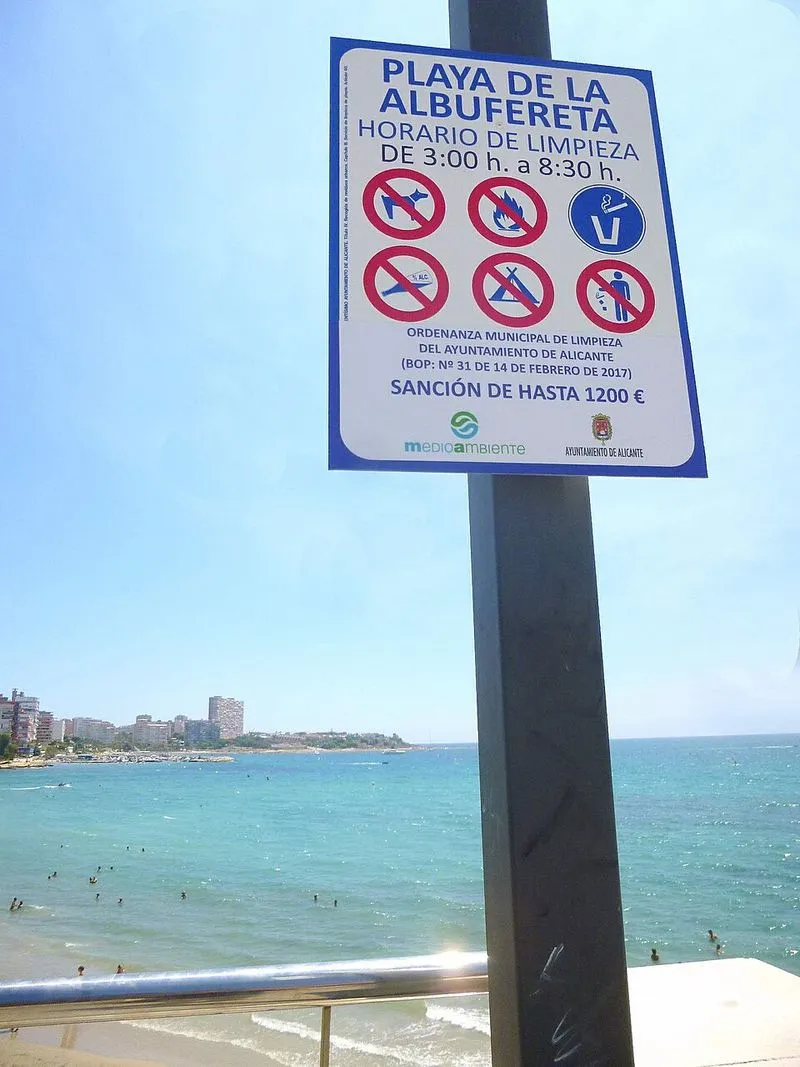 Playa de la Albufereta en Alacant/Alicante, Alicante — foto 7 de 8