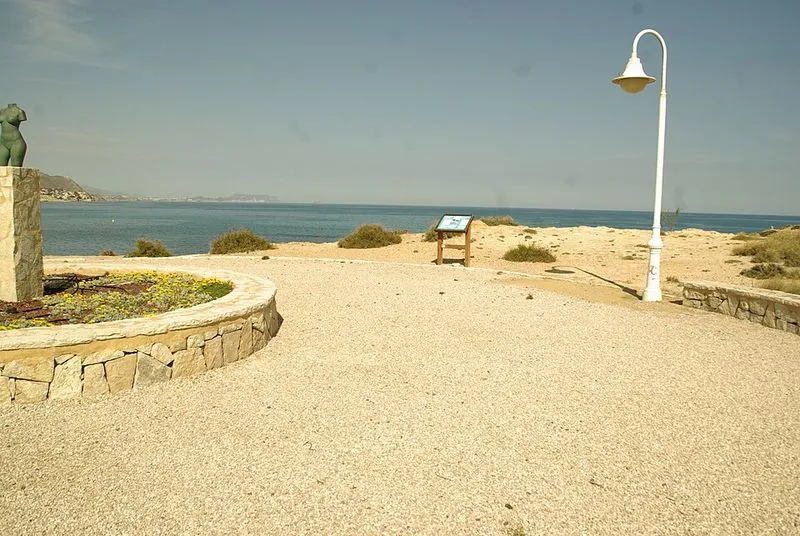 Playa de la Almadraba en El Campello, Alicante — foto 3 de 3