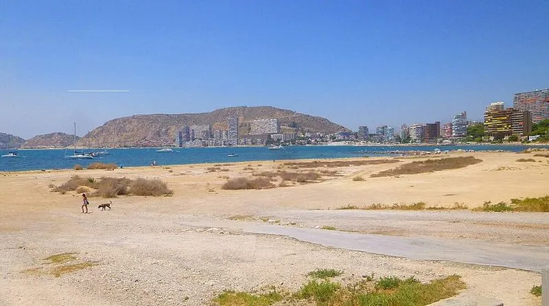 Playa La Almadraba en Alacant/Alicante, Alicante — foto 3 de 3