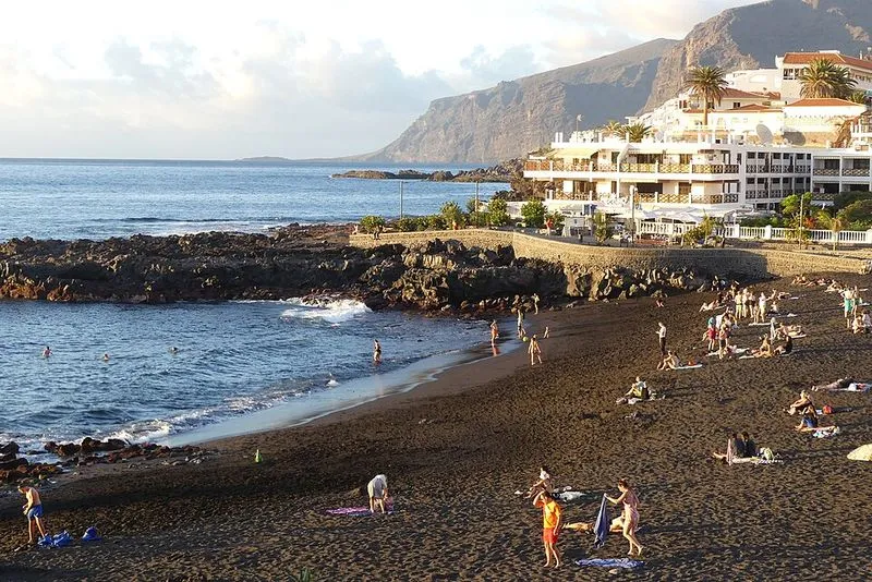 Playa La Arena en Santiago del Teide, Santa Cruz de Tenerife — foto 7 de 8