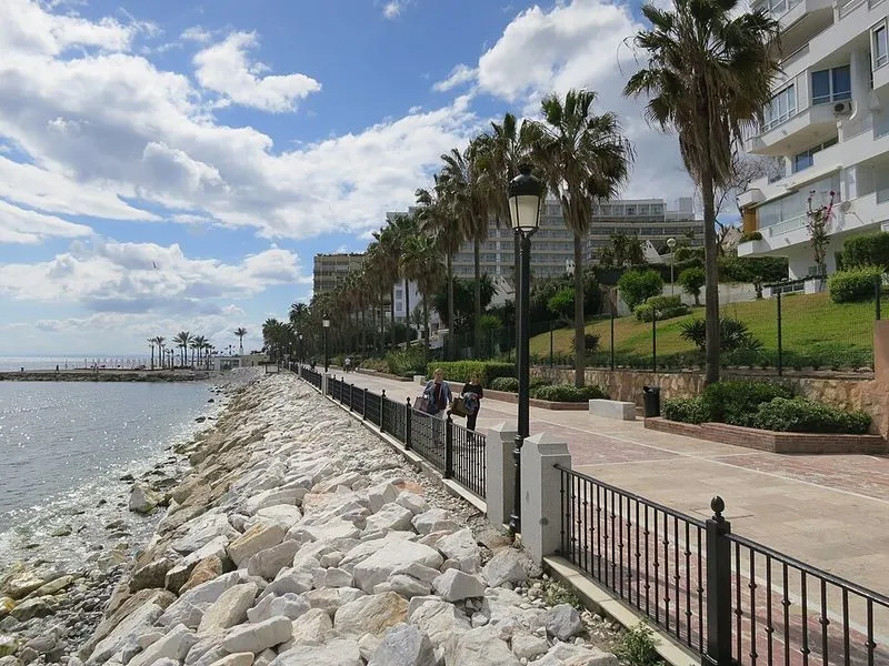 Playa de la Bajadilla en Marbella, Málaga — foto 3 de 4