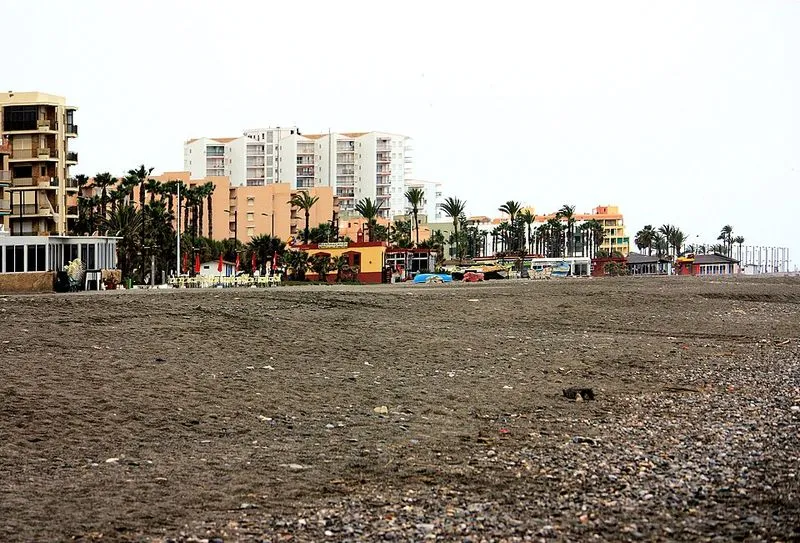 Playa La Charca en Salobreña, Granada — foto 3 de 4