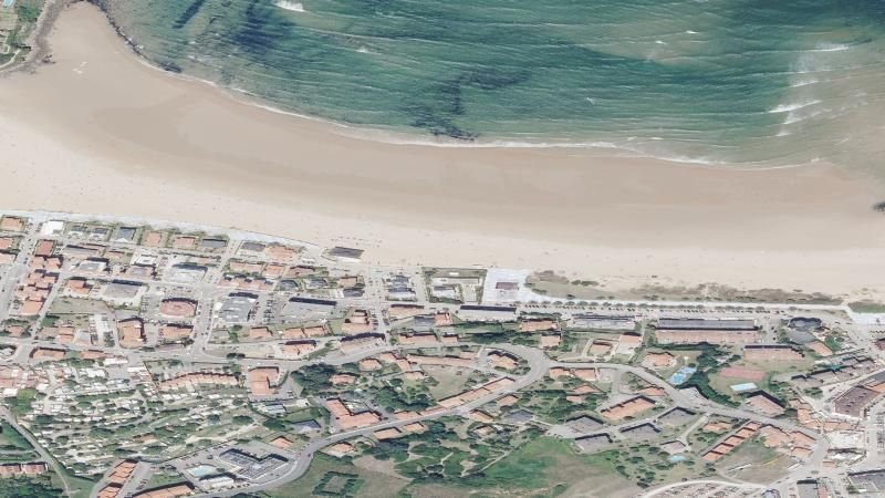 Vista aérea de Playa de la Concha en Suances, Cantabria