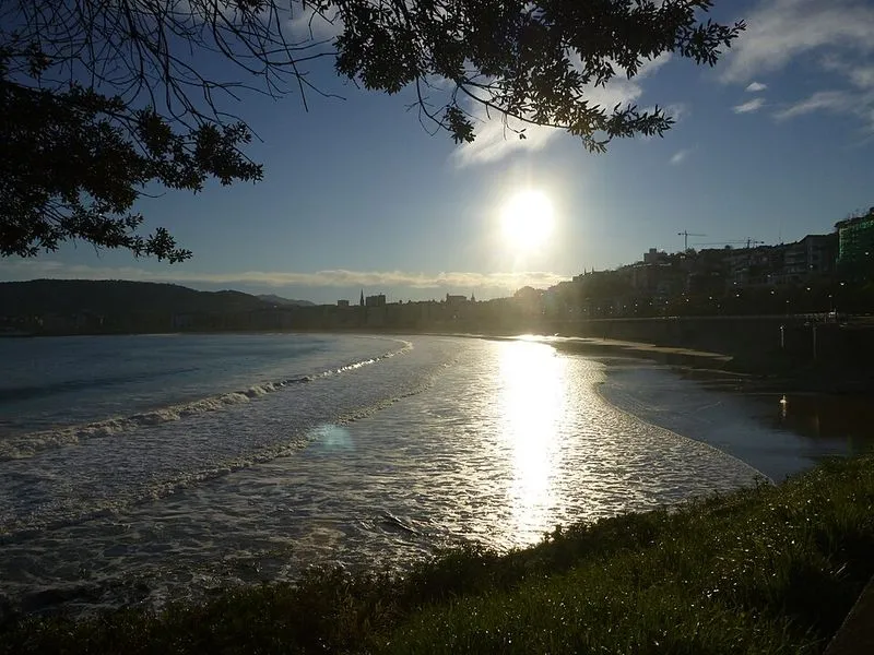 Playa La Concha en Donostia/San Sebastián, Guipúzcoa — foto 9 de 10