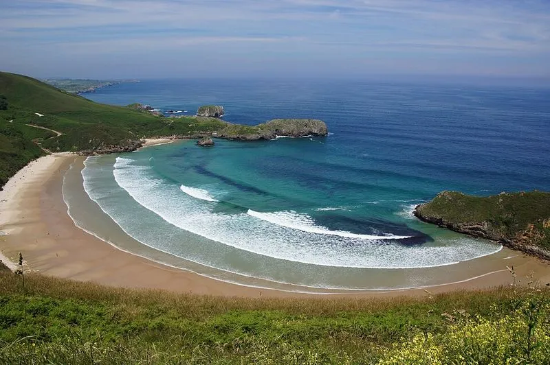 Playa de la Entrada en Llanes, Asturias — foto 3 de 4
