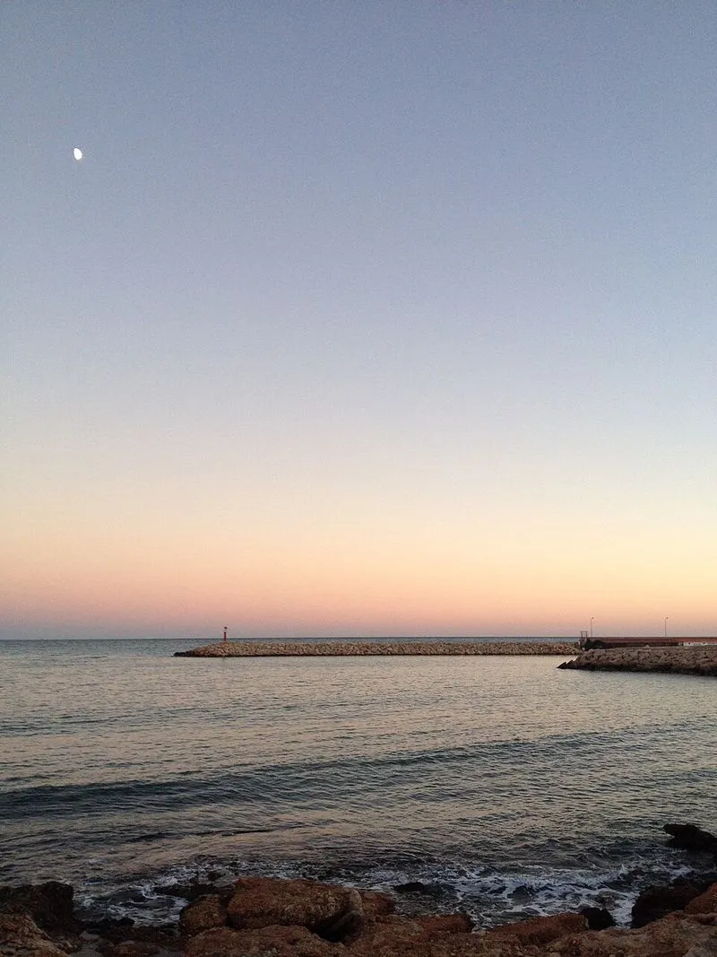 Playa de la Fonda en Alcanar, Tarragona — foto 3 de 4