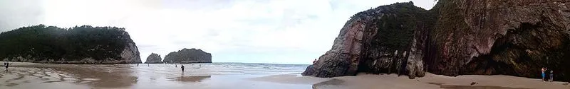Playa de la Franca en Ribadedeva, Asturias — foto 3 de 8