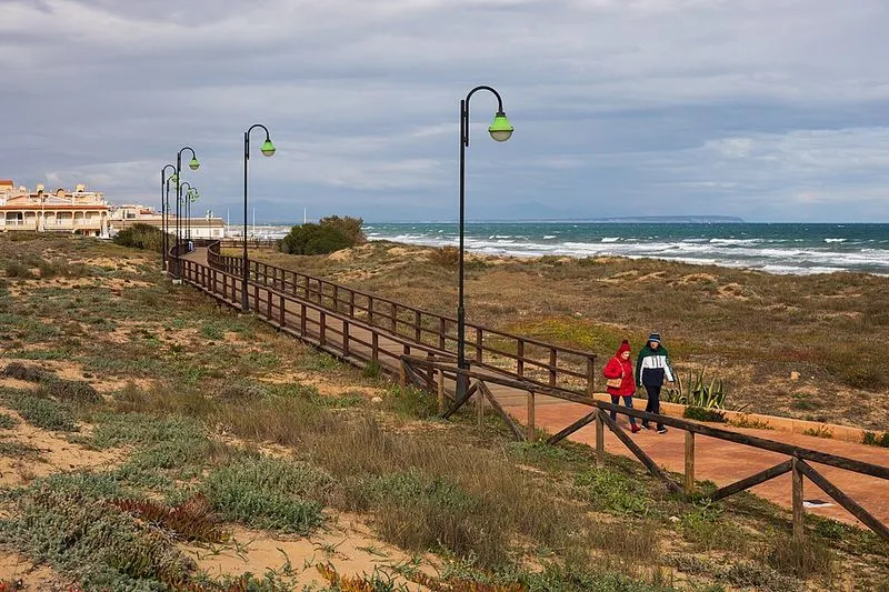 Playa de la Mata en Torrevieja, Alicante — foto 2 de 3