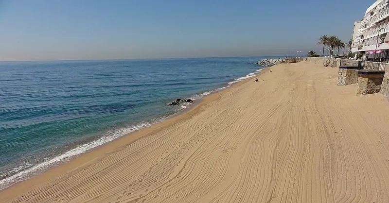 Playa La Platjola en Sant Pol de Mar, Barcelona — foto 2 de 5